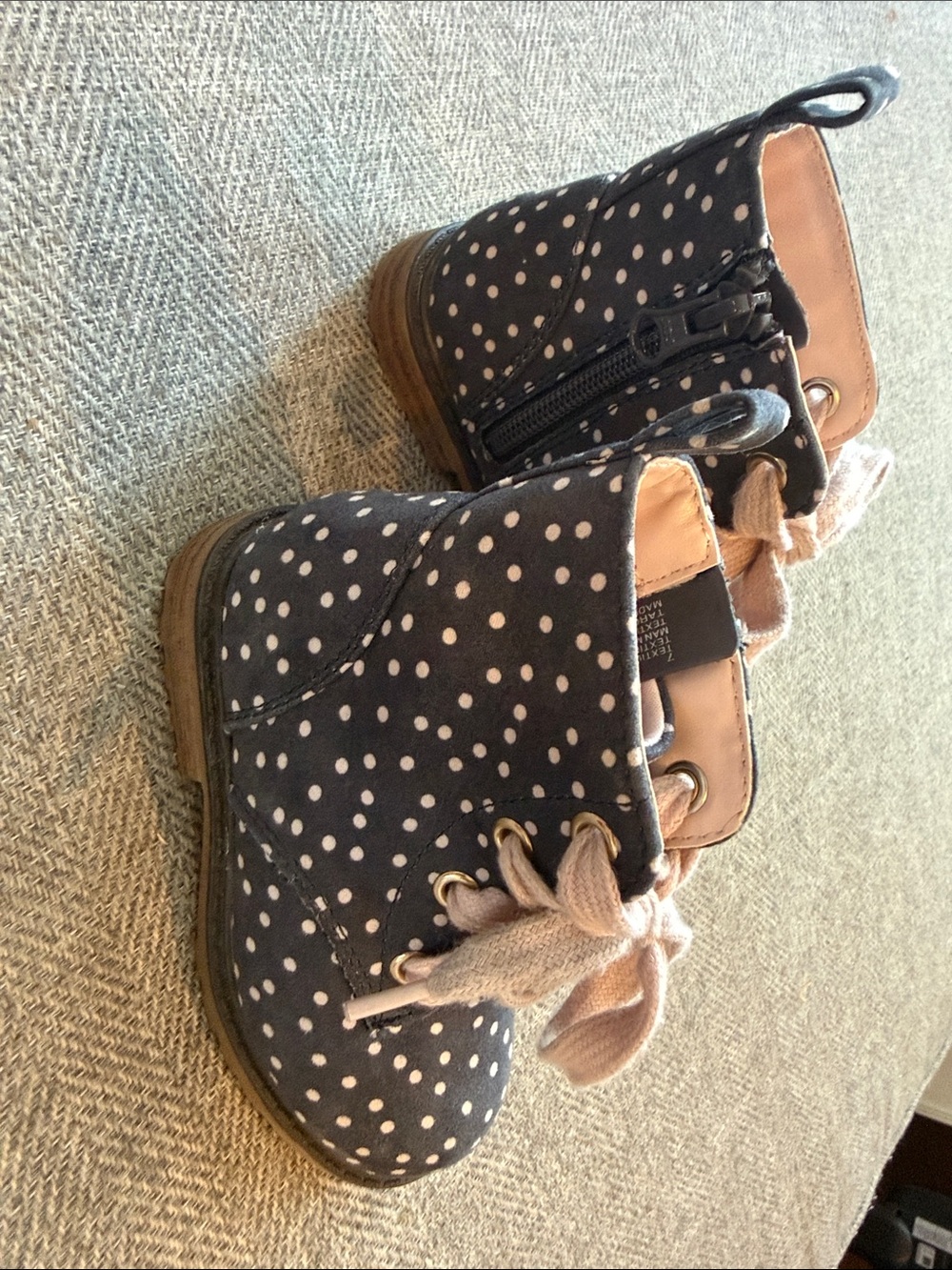 Cat & Jack Navy Polka Dot Lace-Up Kids Boots with Cream Laces - Picture 4 of 6